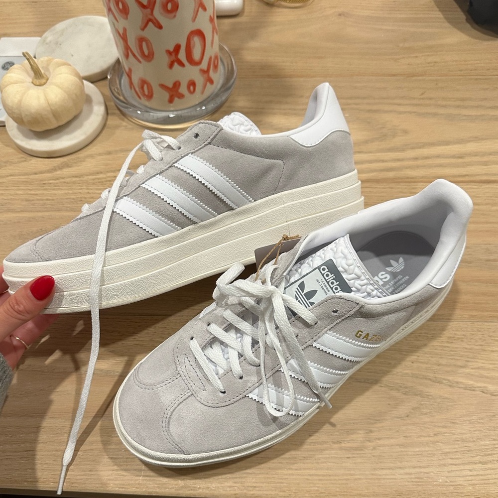 adidas Originals Women's GAZELLE BOLD HQ6893 Gray-2 Footwear White Core White